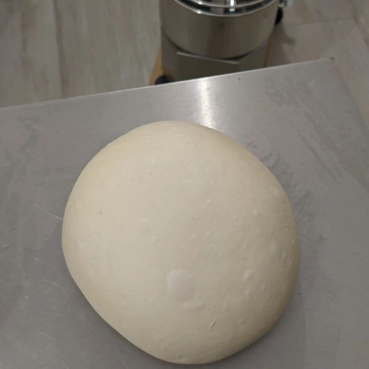 La facciamo qualche focaccina?

E se non ci fermassimo qui?
#ilnerddellapizza #banconerd #focaccia #trancionerd #sfincione #