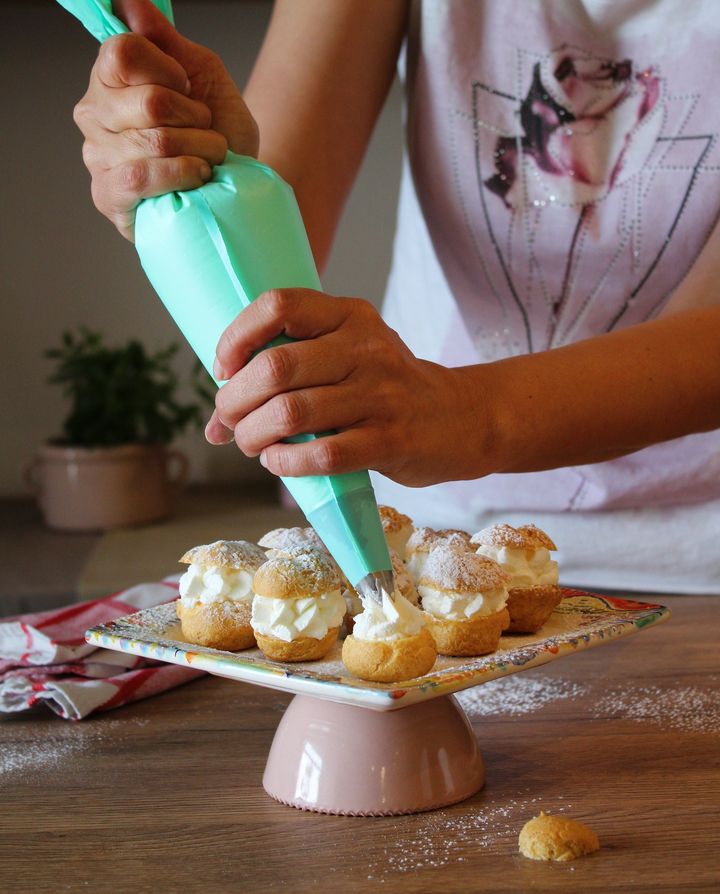 I bignè: piccole preparazioni per grandi esplosioni di gusto.
Per realizzare la pasta choux, un 