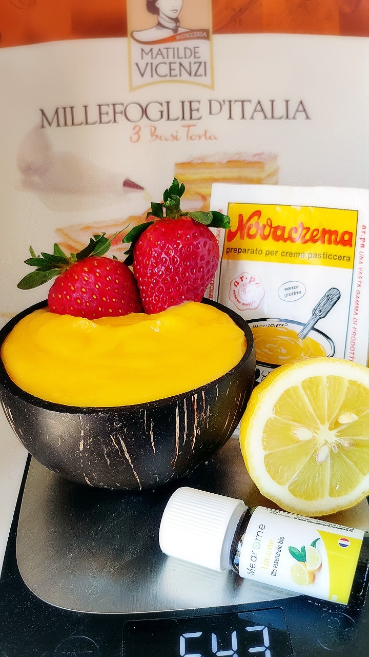 Millefoglie con crema pasticcera vodka e limone e fragole fresche

Tradizione ed innovazione è una combo 
