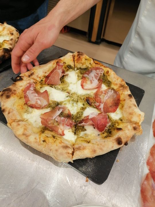 Alcune immagini di oggi della Demo &#039;ELOGIO DELLA PIZZA&#039; tenuta da Vincenzo Florio nella splendida 