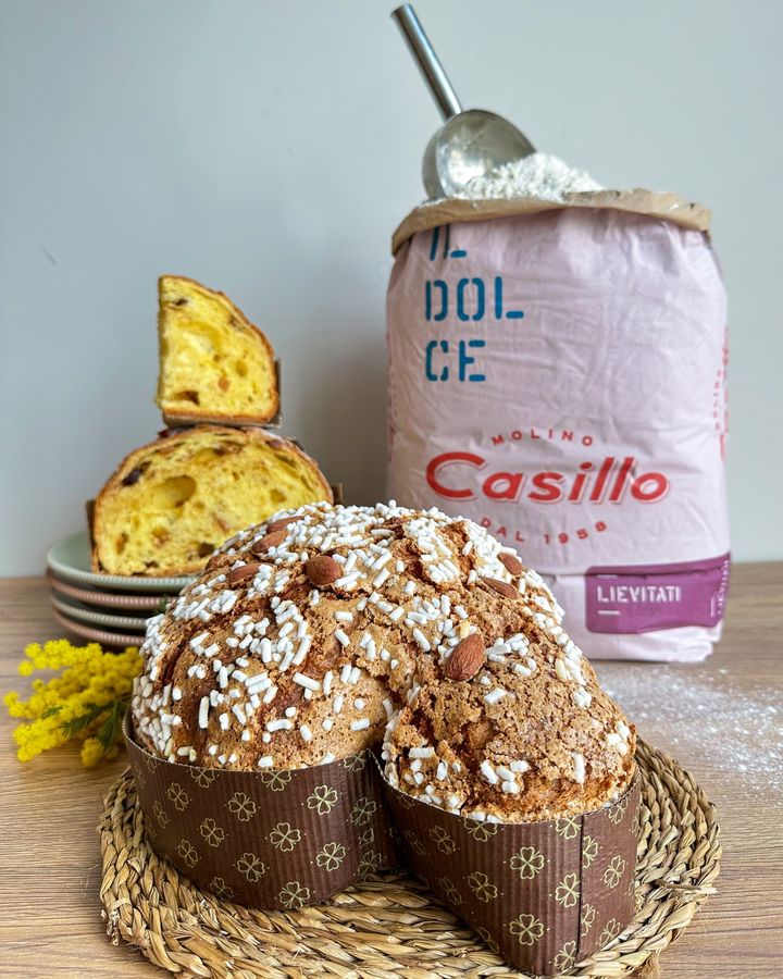 Per i tanti professionisti già impegnati nella preparazione della #Colomba, la nostra farina professional #Lievitati è 