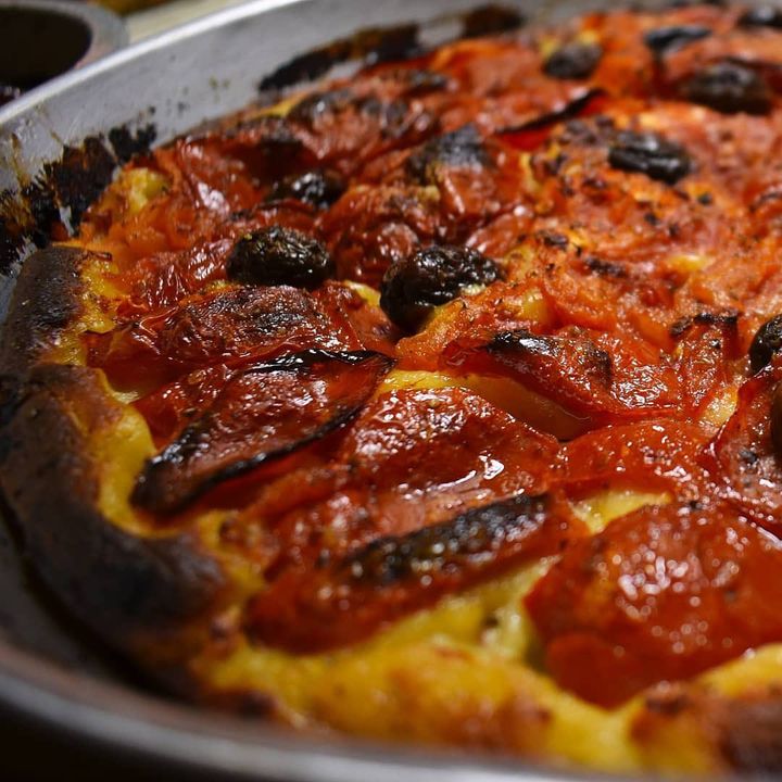 Gli amici di @inpuntaditacco hanno sfornata una bomba! ? 
FOCACCIA BARESE ?
Ricetta panificio Fiore di Bari 
