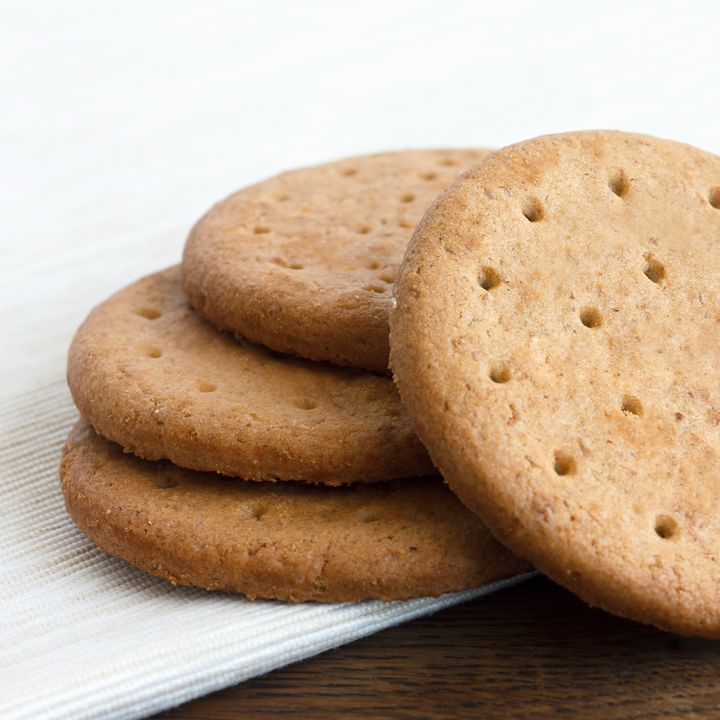 Cominciamo la settimana con una ricetta leggera di Paolo Sanguedolce: i #biscotti integrali digestive.

?Ingredienti:

