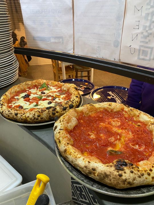 La Napoletana contemporanea di DiPinto pizzeria  con #germedigrano  #originesuperiore  Molino Casillo...