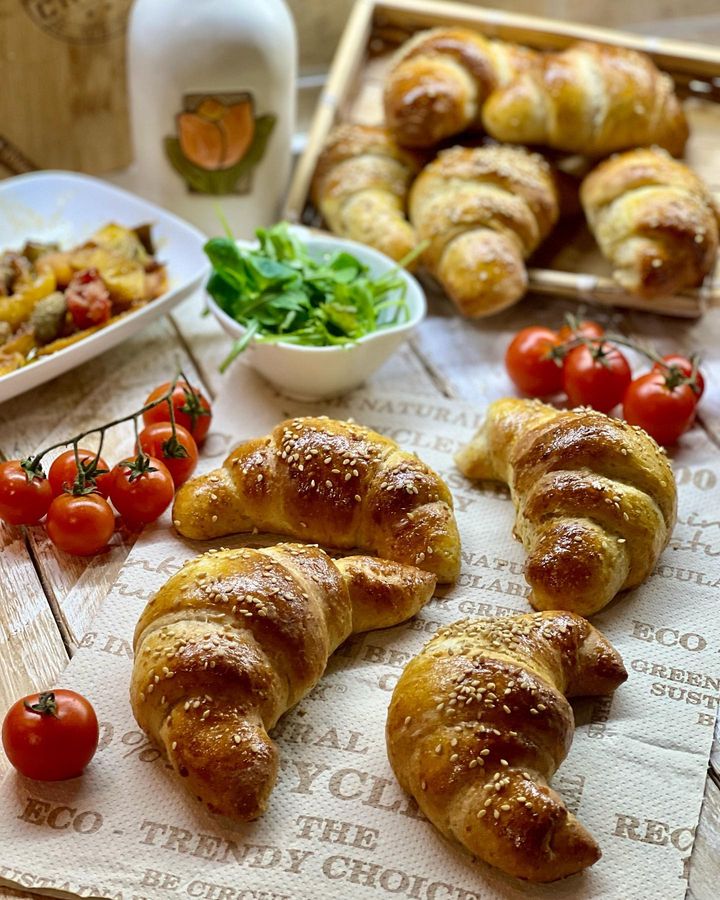 Buongiorno Amici ??‍?,
Mercoledì siamo a metà settimana ??ammetto che le due settimane corte mi sono 